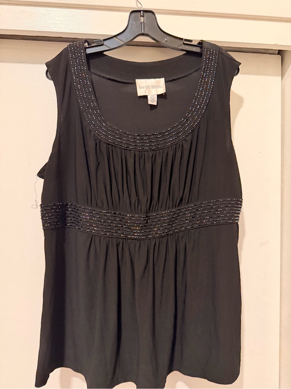David's Bridal Black Sleeveless Beaded Scoop Neck Tank